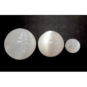 Selenite sphere natural stone 6 cm, angelic energy
