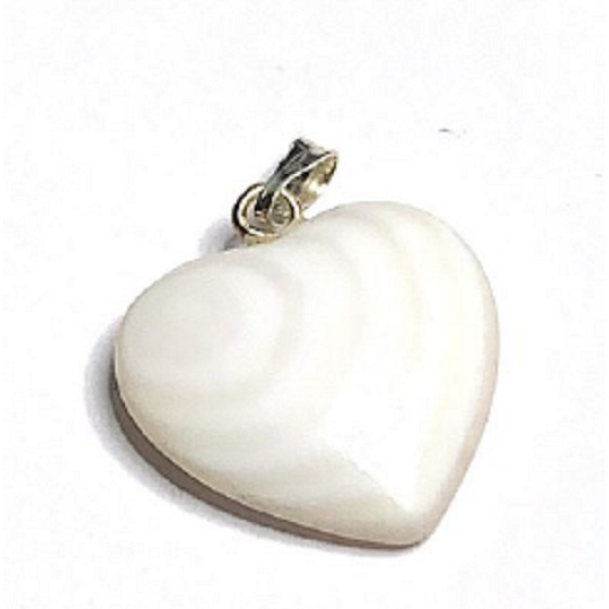 Pearl Heart Pendant natural stone 2,2 cm 1 piece, symbol of femininity