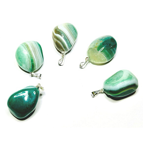 Agate green Trommel pendant natural stone 2,2-3 cm, 1 piece, symbolizes the element earth