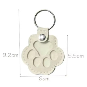 Klíčenka Tlapka – památka na vašeho mazlíčka, kterou máte stále u sebe, koženková, bílá