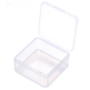 Clear plastic box 4.3 x 4.3 x 2 cm 1 piece