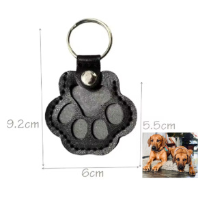 Klíčenka Tlapka – památka na vašeho mazlíčka, kterou máte stále u sebe, koženková, černá